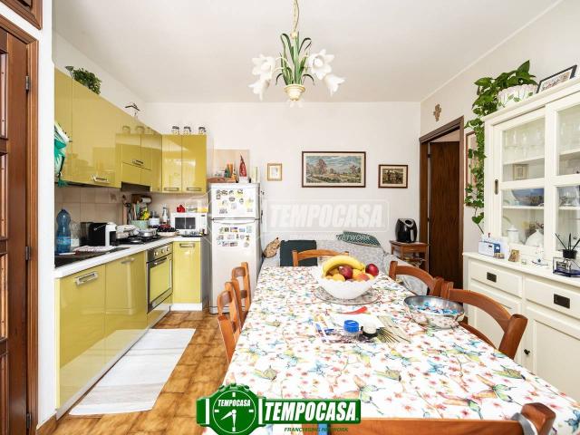 Appartamento in vendita a Brembate, Lombardia