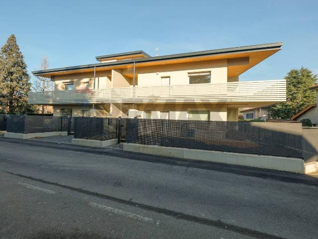 Appartamento in vendita a Brembate, Lombardia