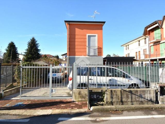 Appartamento in vendita a Brembate, Lombardia