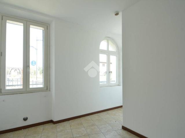 Appartamento in vendita a Brembate, Lombardia