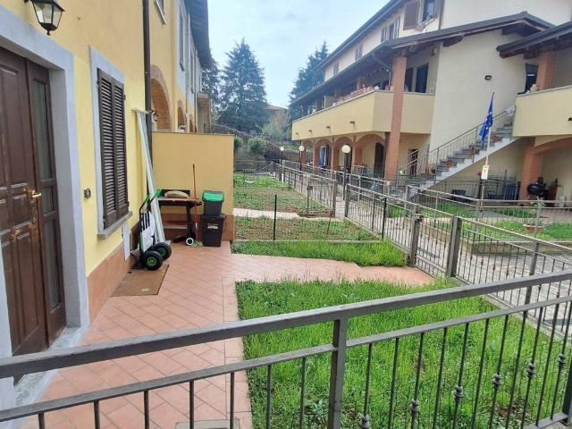 Appartamento in vendita a Brembate, Lombardia