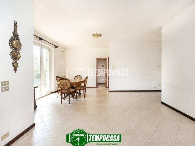 Villa Indipendente in vendita a Brembate, Lombardia