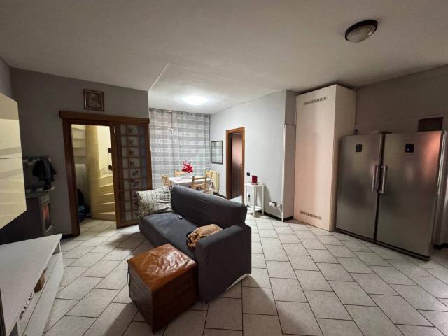 Appartamento in vendita a Brenna, Lombardia