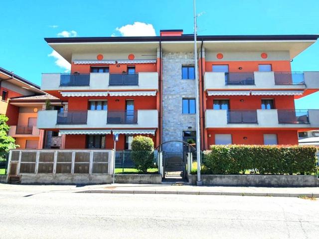 Appartamento in vendita a Brenna, Lombardia