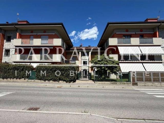 Appartamento in vendita a Brenna, Lombardia