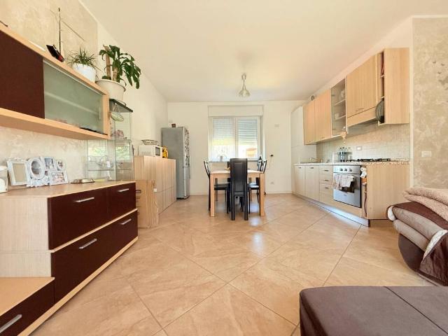 Appartamento in vendita a Brenna, Lombardia