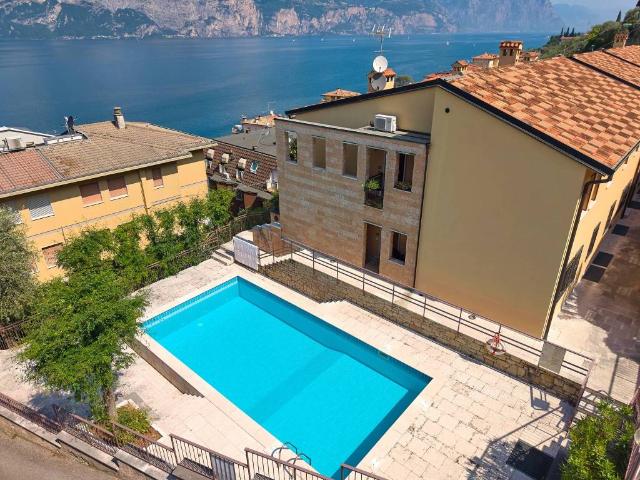 Appartamento in vendita a Brenzone sul Garda, Magugnano