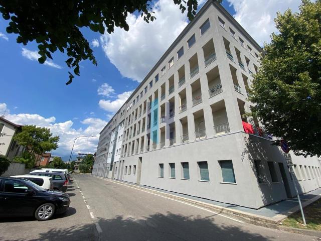 Appartamento in vendita a Zona Ovest, Brescia
