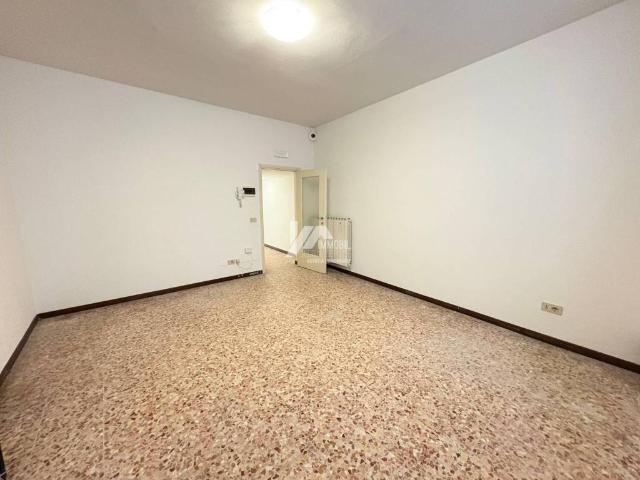 Appartamento in vendita a Zona Centro, Brescia