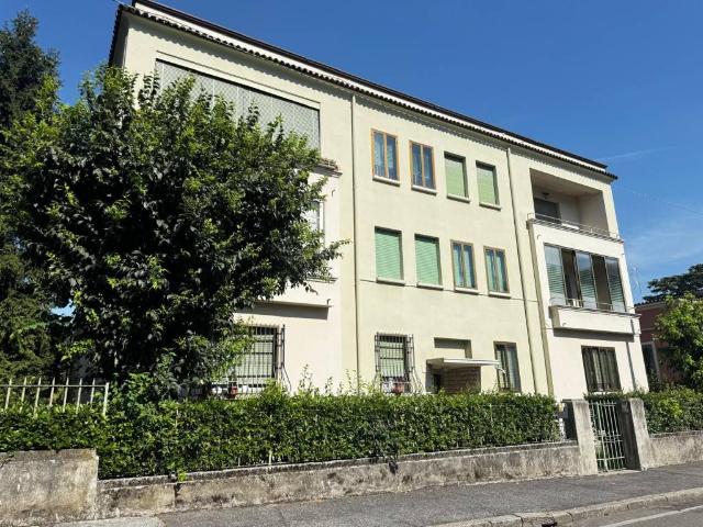 Appartamento in vendita a Zona Centro, Brescia