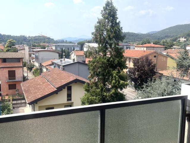 Appartamento in vendita a Zona Ovest, Brescia