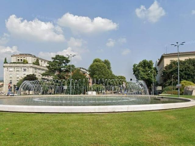 Appartamento in vendita a Zona Centro, Brescia