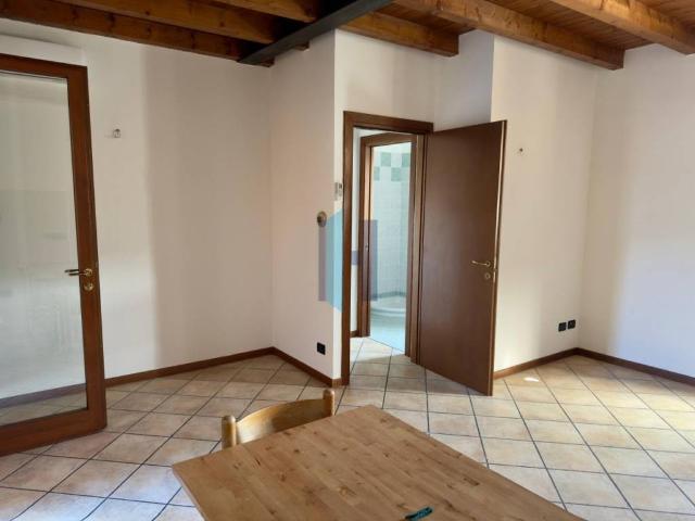 Appartamento in vendita a Zona Est, Brescia