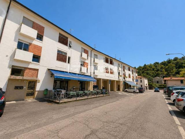 Appartamento in vendita a Zona Ovest, Brescia
