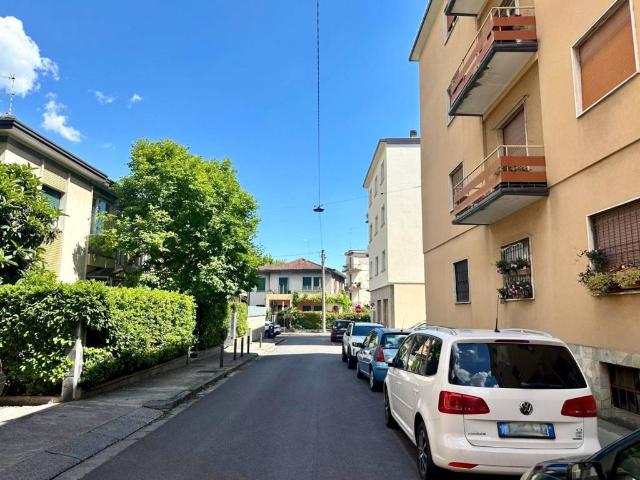 Appartamento in vendita a Zona Centro, Brescia