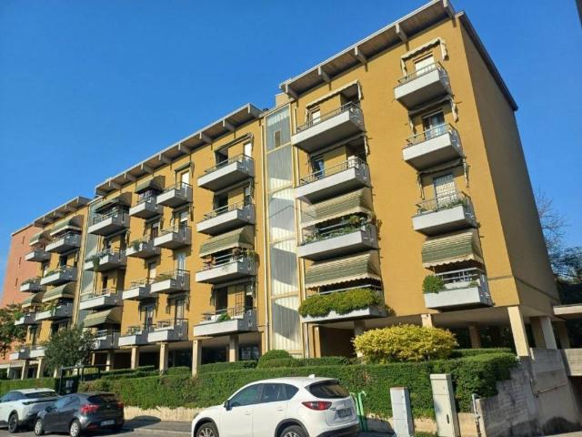 Appartamento in vendita a Zona Ovest, Brescia