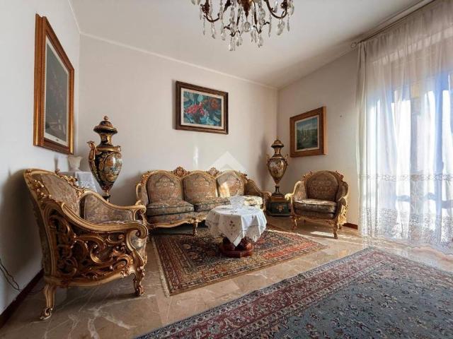 Appartamento in vendita a Zona Centro, Brescia