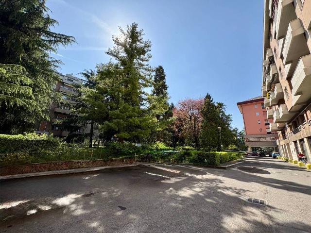 Appartamento in vendita a Zona Sud, Brescia