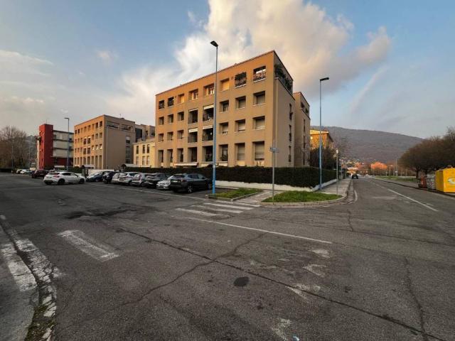 Appartamento in vendita a Zona Est, Brescia