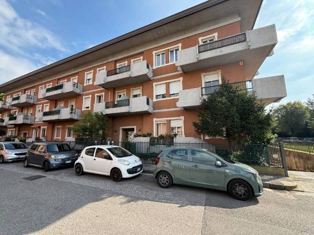 Appartamento in vendita a Zona Est, Brescia