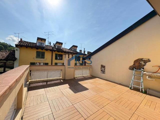 Appartamento in vendita a Zona Centro, Brescia