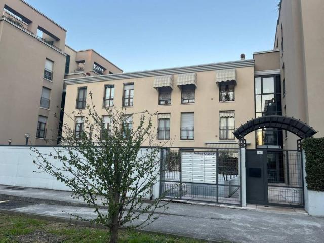 Appartamento in vendita a Zona Est, Brescia