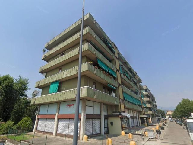Appartamento in vendita a Zona Ovest, Brescia