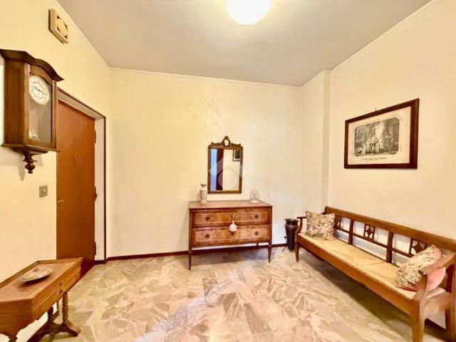 Appartamento in vendita a Zona Centro, Brescia