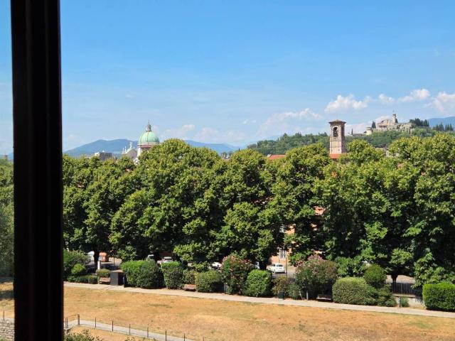Appartamento in vendita a Zona Centro, Brescia
