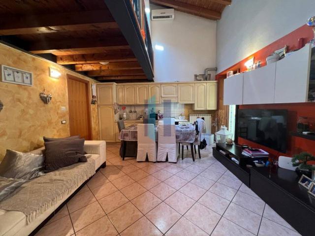 Appartamento in vendita a Zona Est, Brescia