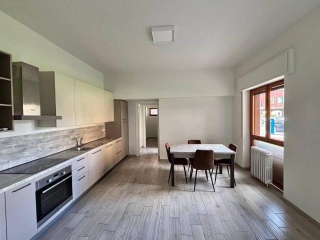 Appartamento in vendita a Zona Sud, Brescia