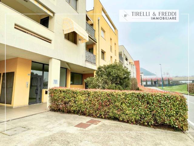 Appartamento in vendita a Zona Est, Brescia