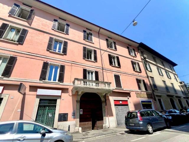 Appartamento in vendita a Zona Centro, Brescia