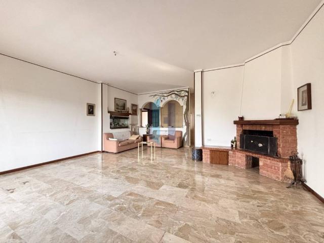 Appartamento in vendita a Zona Ovest, Brescia