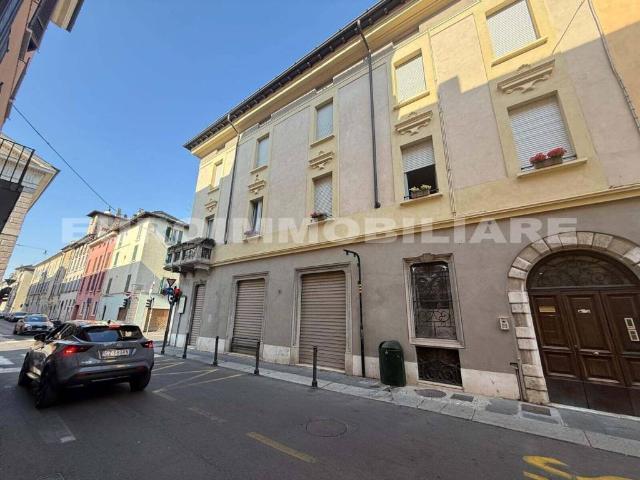 Appartamento in vendita a Zona Centro, Brescia