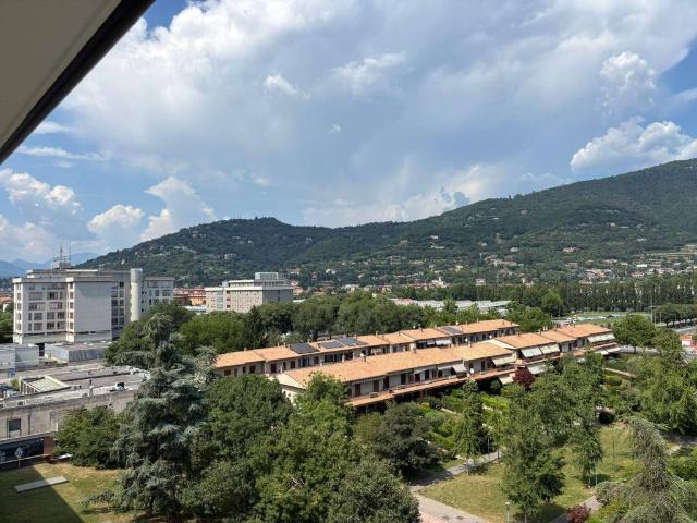 Appartamento in vendita a Zona Est, Brescia