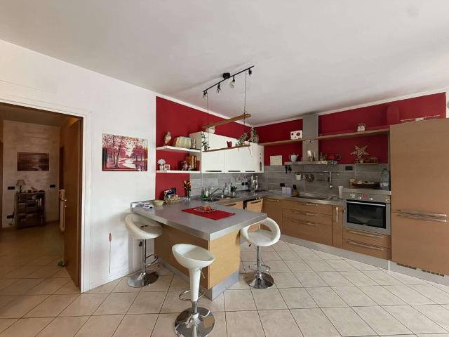 Appartamento in vendita a Zona Est, Brescia