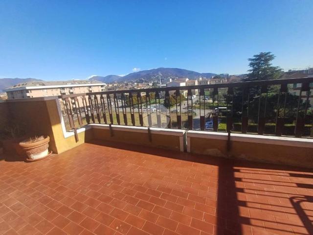 Appartamento in vendita a Zona Ovest, Brescia