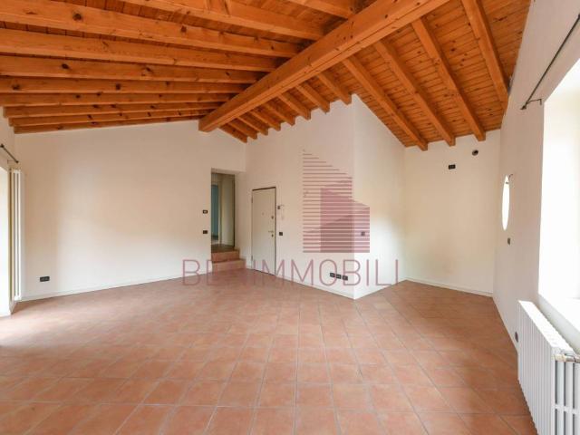 Appartamento in vendita a Zona Est, Brescia