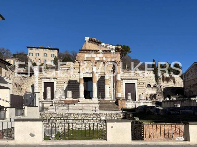 Appartamento in vendita a Zona Centro, Brescia