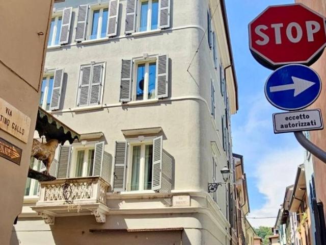 Appartamento in vendita a Zona Centro, Brescia