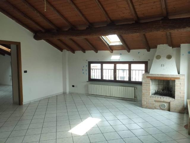 Appartamento in vendita a Brignano Gera D'adda, Lombardia