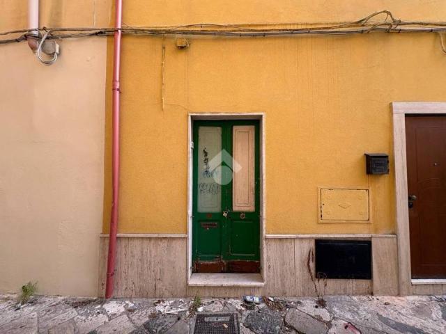 Appartamento in vendita a Centro, Brindisi