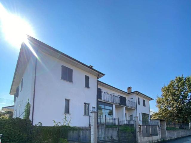 Appartamento in vendita a Broni, Lombardia