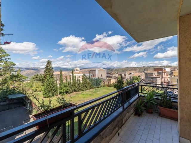 Appartamento in vendita a Bronte, Sicilia