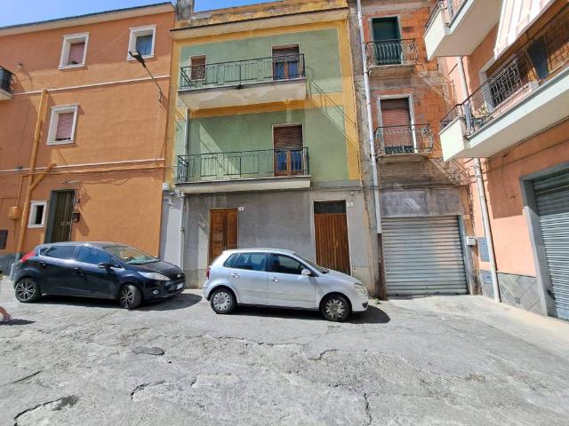 Appartamento in vendita a Bronte, Sicilia