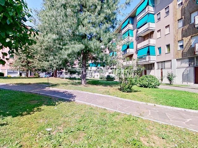 Appartamento in vendita a Brugherio, Lombardia