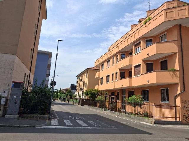 Appartamento in vendita a Brugherio, Lombardia