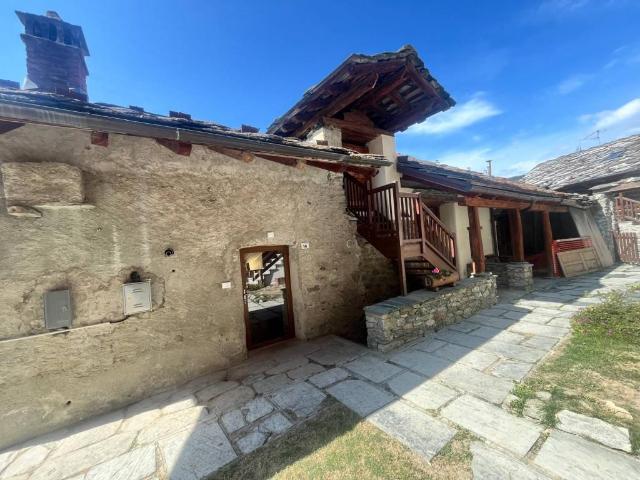 Appartamento in vendita a Brusson, Aosta