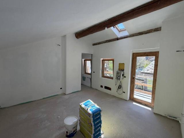 Appartamento in vendita a Brusson, Aosta